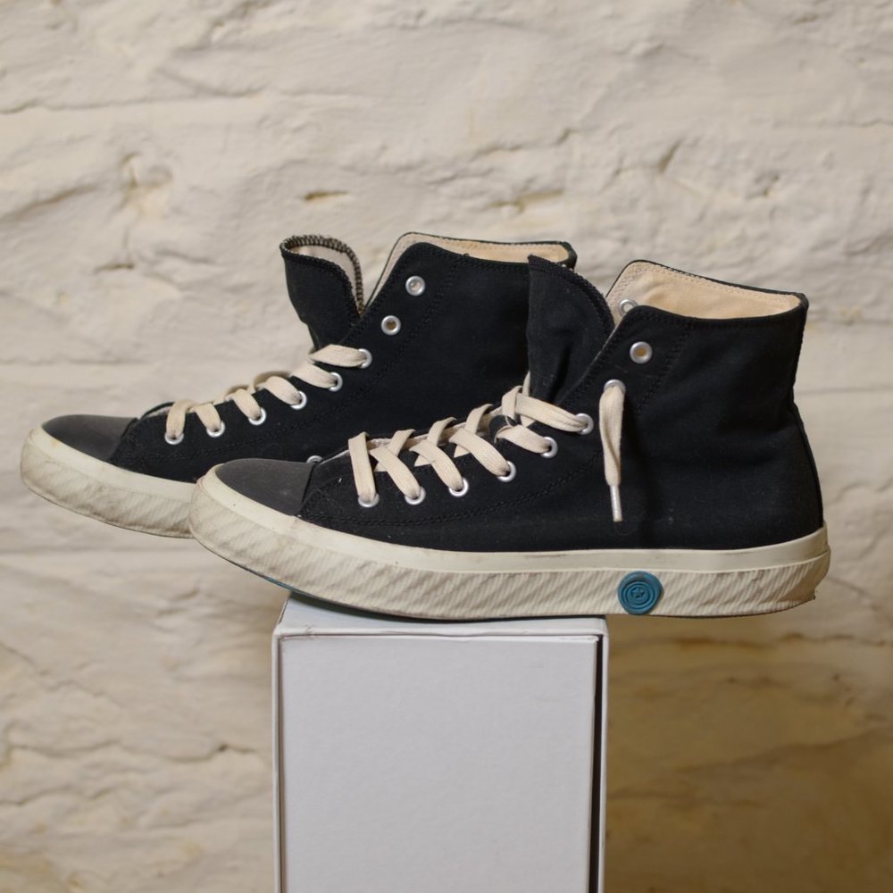 Shoes Like Pottery Canvas High Top Sneakers Sz 41 / 8 US